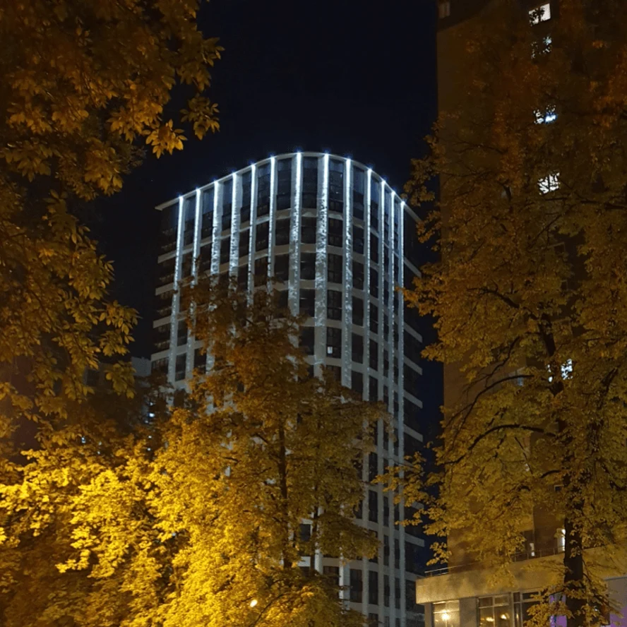 г. Екатеринбург,  ул. Кузнецова, 4 «Северное сияние»